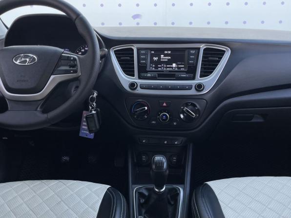 Hyundai Solaris II с пробегом 2017 года, цена 1 250 000 рублей, 140209 км, седан, Автокод Объявления