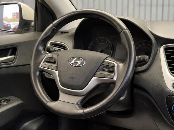 Hyundai Solaris II с пробегом 2018 года, цена 1 357 000 рублей, 86226 км, седан, Автокод Объявления