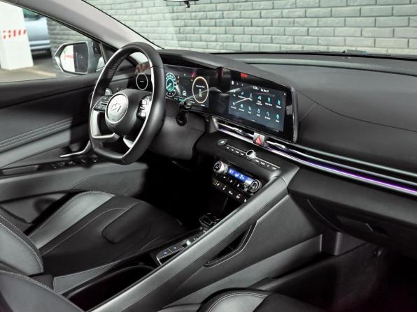 Hyundai Elantra VII (CN7) Рестайлинг с пробегом 2023 года, цена 2 620 000 рублей, 8130 км, седан, Автокод Объявления