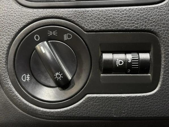 Volkswagen Polo V Рестайлинг с пробегом 2016 года, цена 939 000 рублей, 106875 км, седан, Автокод Объявления