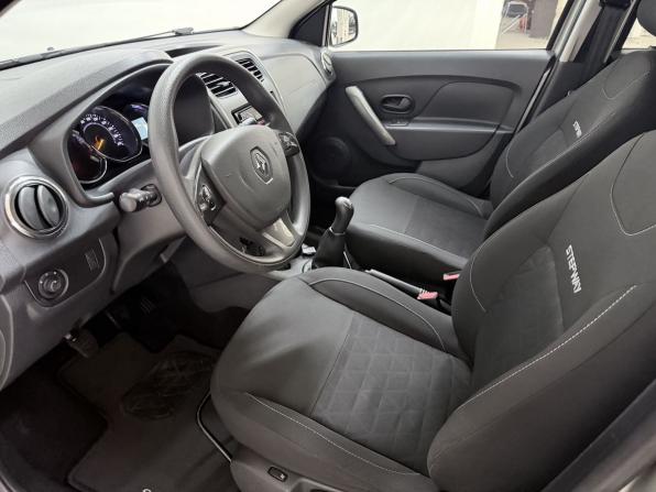 Renault Sandero II с пробегом 2018 года, цена 1 099 000 рублей, 93294 км, хэтчбек, Автокод Объявления