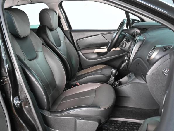 Renault Kaptur I с пробегом 2018 года, цена 1 339 000 рублей, 118632 км, внедорожник, Автокод Объявления