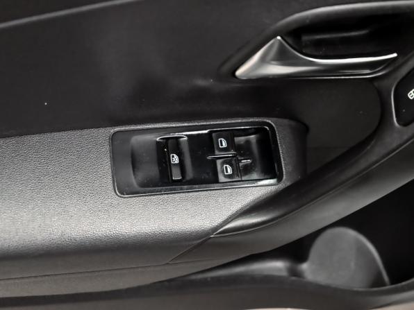 Volkswagen Polo V с пробегом 2012 года, цена 650 000 рублей, 228818 км, седан, Автокод Объявления