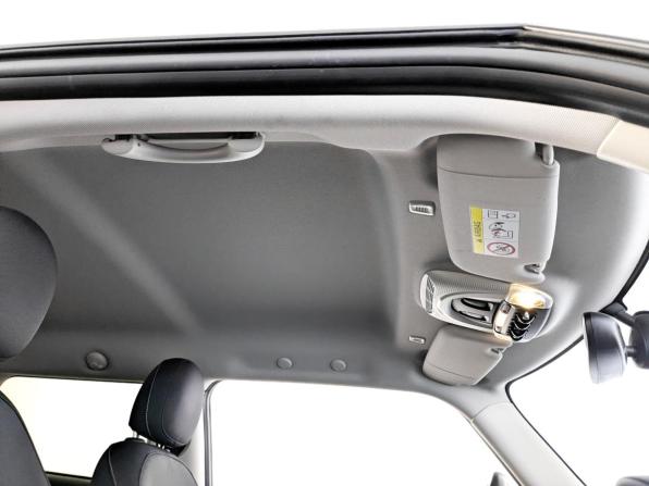 Mini Hatch III (F55/F56) Рестайлинг с пробегом 2021 года, цена 2 290 000 рублей, 54969 км, хэтчбек, Автокод Объявления
