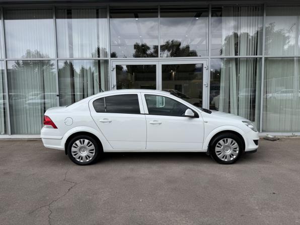 Opel Astra H Рестайлинг с пробегом 2012 года, цена 615 000 рублей, 220000 км, седан, Автокод Объявления