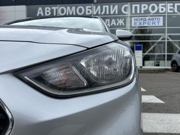 Hyundai Solaris II с пробегом 2017 года, цена 1 260 000 рублей, 76672 км, седан, Автокод Объявления