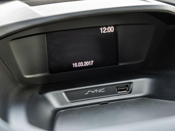 Ford Kuga II Рестайлинг с пробегом 2017 года, цена 1 648 000 рублей, 100066 км, внедорожник, Автокод Объявления