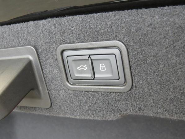 Audi A8 IV (D5) Рестайлинг с пробегом 2022 года, цена 10 600 000 рублей, 35880 км, седан, Автокод Объявления
