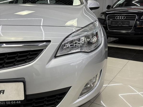 Opel Astra J Рестайлинг с пробегом 2012 года, цена 1 345 000 рублей, 28483 км, хэтчбек, Автокод Объявления