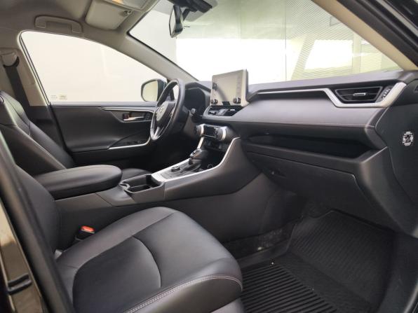 Toyota RAV4 V (XA50) с пробегом 2021 года, цена 3 999 000 рублей, 39000 км, внедорожник, Автокод Объявления