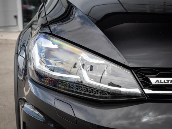 Volkswagen Golf VII Рестайлинг с пробегом 2020 года, цена 2 549 000 рублей, 215221 км, универсал, Автокод Объявления
