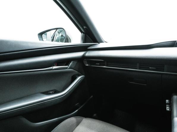 Mazda 3 IV (BP) с пробегом 2021 года, цена 1 500 000 рублей, 115920 км, хэтчбек, Автокод Объявления
