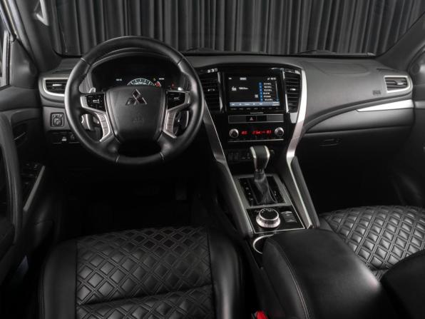Mitsubishi Montero Sport III Рестайлинг с пробегом 2022 года, цена 4 249 000 рублей, 53972 км, внедорожник, Автокод Объявления