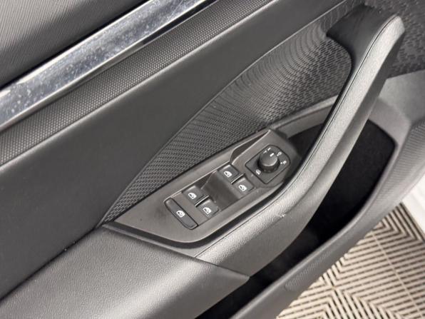 Skoda Octavia IV (A8) с пробегом 2021 года, цена 2 210 000 рублей, 89820 км, лифтбек, Автокод Объявления