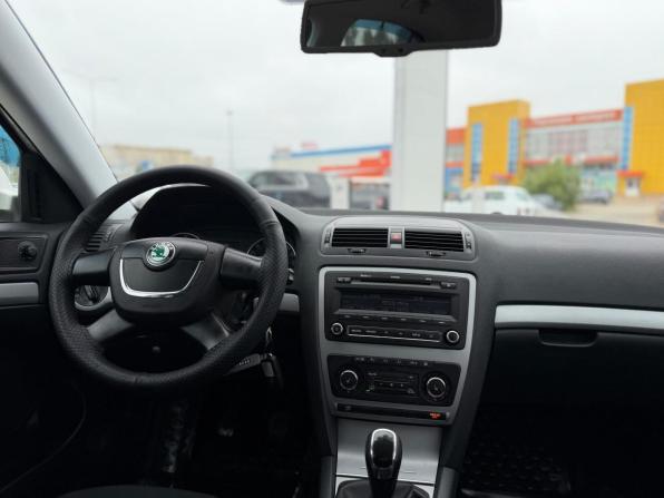 Skoda Octavia II (A5) Рестайлинг с пробегом 2013 года, цена 930 000 рублей, 178619 км, лифтбек, Автокод Объявления