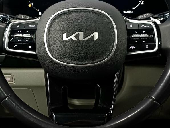 Kia Carnival IV с пробегом 2023 года, цена 3 999 000 рублей, 92280 км, минивэн, Автокод Объявления