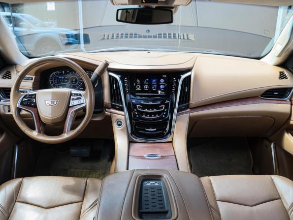 Cadillac Escalade IV с пробегом 2016 года, цена 3 700 000 рублей, 206918 км, внедорожник, Автокод Объявления