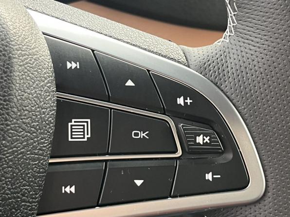 Lada (ВАЗ) Vesta I Рестайлинг (NG) с пробегом 2025 года, цена 1 575 000 рублей, 10720 км, седан, Автокод Объявления