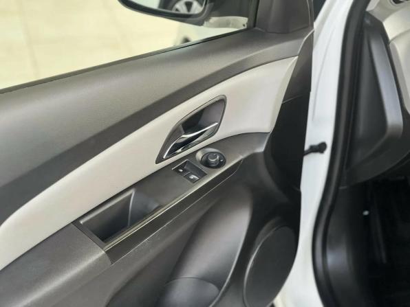 Chevrolet Cruze I Рестайлинг с пробегом 2013 года, цена 595 000 рублей, 238535 км, хэтчбек, Автокод Объявления