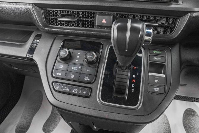 Honda Stepwgn VI с пробегом 2022 года, цена 3 049 000 рублей, 17000 км, минивэн, Автокод Объявления