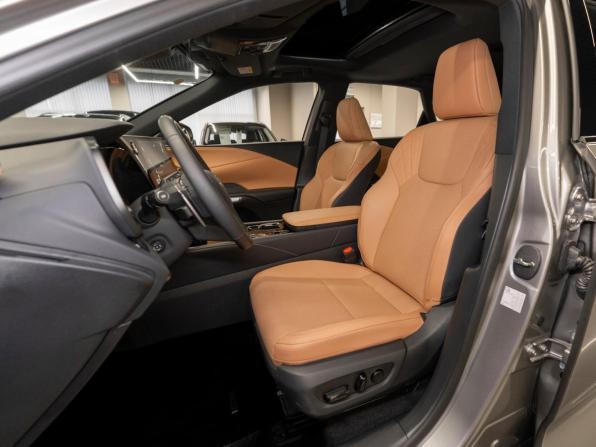 Lexus RX V с пробегом 2025 года, цена 8 100 000 рублей, 224 км, внедорожник, Автокод Объявления