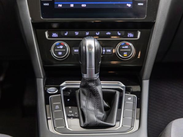 Volkswagen Passat B8 с пробегом 2018 года, цена 1 798 000 рублей, 138946 км, седан, Автокод Объявления