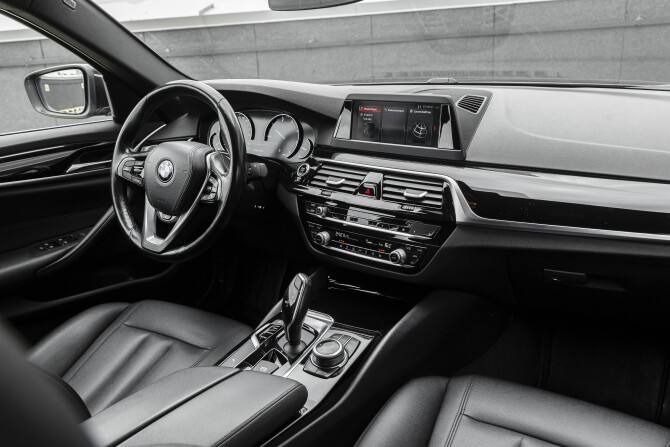 BMW 5 серии VII (G30/G31/G38) с пробегом 2018 года, цена 3 399 000 рублей, 97189 км, седан, Автокод Объявления