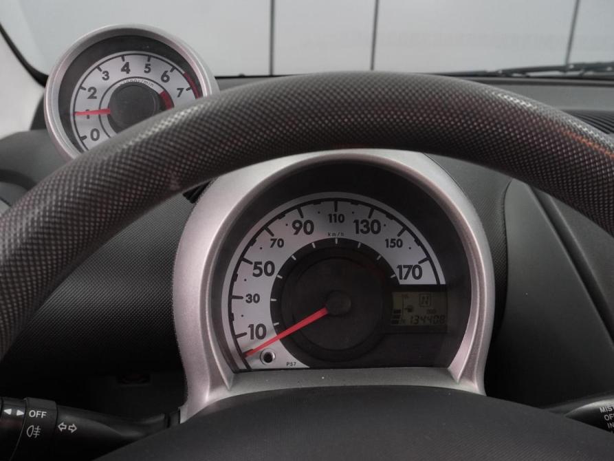 Peugeot 107 I Рестайлинг Воронеж  - изображение 12