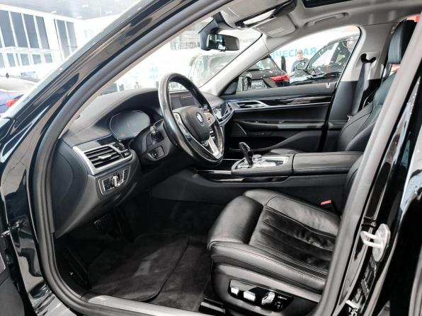 BMW 7 серии VI (G11/G12) Рестайлинг с пробегом 2019 года, цена 4 400 000 рублей, 291895 км, седан, Автокод Объявления