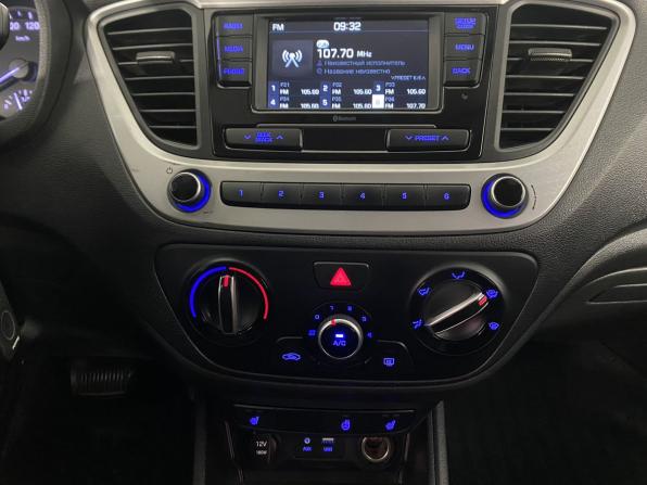 Hyundai Solaris II с пробегом 2018 года, цена 1 260 000 рублей, 131303 км, седан, Автокод Объявления