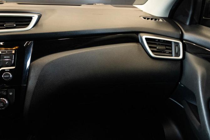 Nissan Qashqai II с пробегом 2017 года, цена 1 595 000 рублей, 124878 км, внедорожник, Автокод Объявления