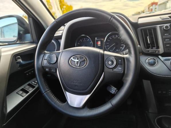 Toyota RAV4 IV (XA40) Рестайлинг с пробегом 2017 года, цена 2 761 500 рублей, 121877 км, внедорожник, Автокод Объявления