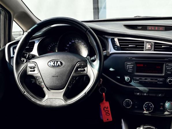 Kia Ceed II Рестайлинг с пробегом 2018 года, цена 1 569 000 рублей, 62648 км, хэтчбек, Автокод Объявления
