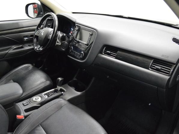 Mitsubishi Outlander III Рестайлинг 2 с пробегом 2015 года, цена 1 700 000 рублей, 239825 км, внедорожник, Автокод Объявления