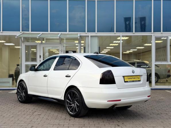 Skoda Octavia II (A5) Рестайлинг с пробегом 2013 года, цена 575 000 рублей, 155959 км, лифтбек, Автокод Объявления
