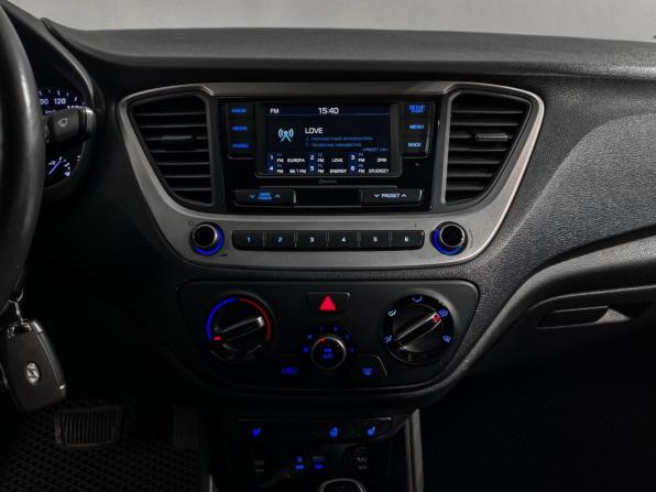 Hyundai Solaris II с пробегом 2017 года, цена 1 200 000 рублей, 102635 км, седан, Автокод Объявления