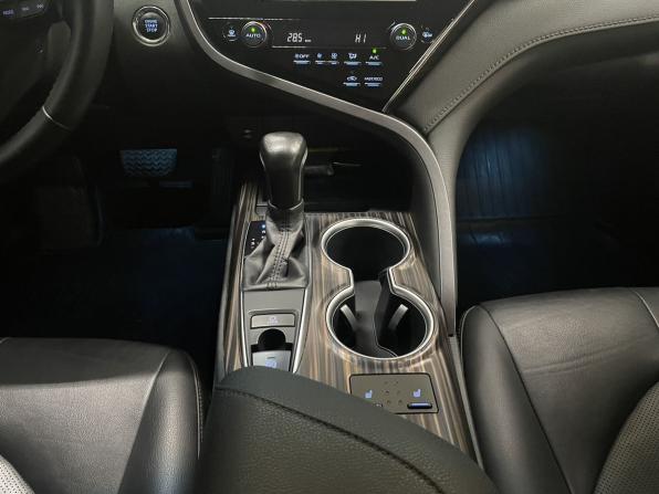 Toyota Camry VIII (XV70) с пробегом 2019 года, цена 2 399 000 рублей, 193583 км, седан, Автокод Объявления