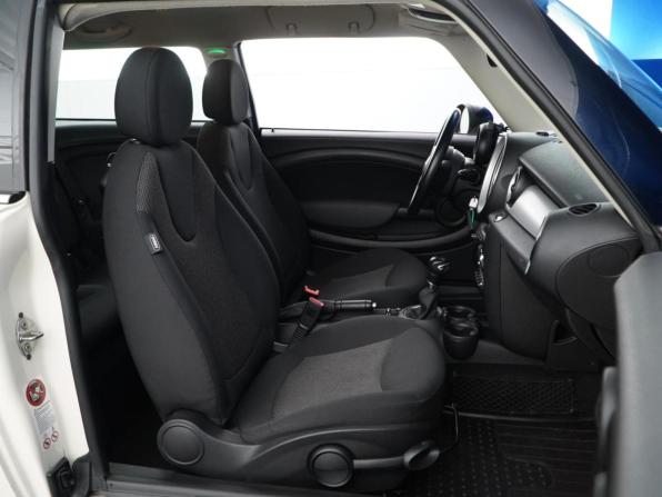 Mini Clubman I Рестайлинг с пробегом 2011 года, цена 1 099 046 рублей, 118109 км, хэтчбек, Автокод Объявления