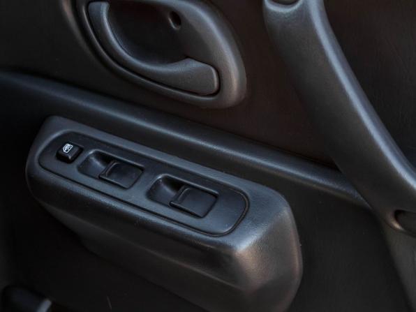 Suzuki Jimny III Рестайлинг 2 с пробегом 2013 года, цена 1 100 000 рублей, 90154 км, внедорожник, Автокод Объявления
