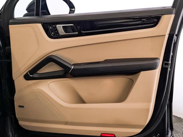 Porsche Cayenne III с пробегом 2021 года, цена 9 746 100 рублей, 39110 км, внедорожник, Автокод Объявления