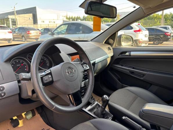 Opel Astra J Рестайлинг с пробегом 2014 года, цена 707 000 рублей, 177079 км, седан, Автокод Объявления