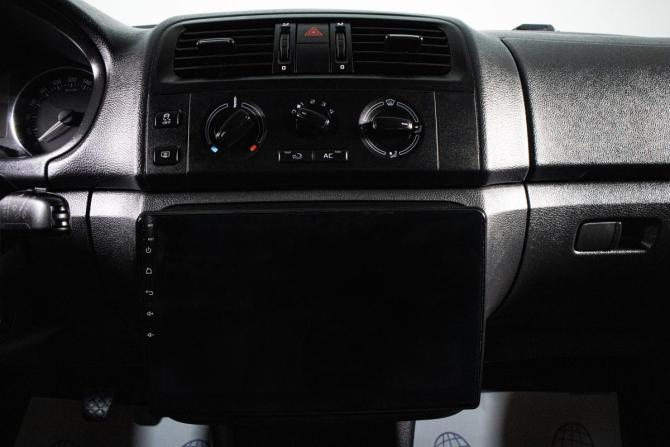 Skoda Fabia II Рестайлинг с пробегом 2012 года, цена 649 000 рублей, 230000 км, хэтчбек, Автокод Объявления