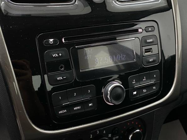 Renault Logan II с пробегом 2015 года, цена 750 000 рублей, 88155 км, седан, Автокод Объявления