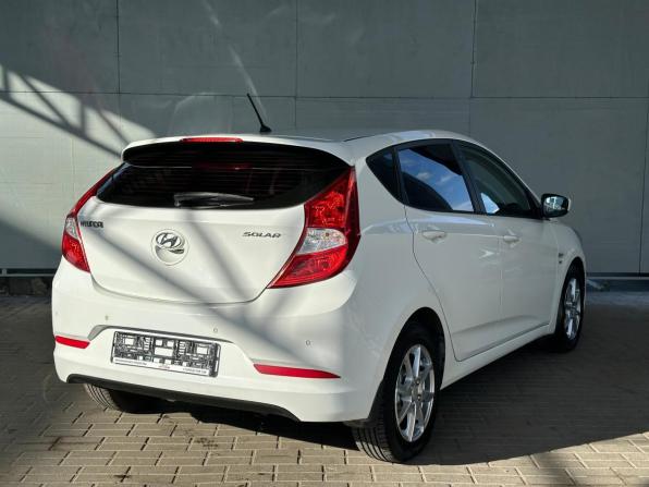 Hyundai Solaris I Рестайлинг с пробегом 2015 года, цена 970 000 рублей, 150768 км, хэтчбек, Автокод Объявления