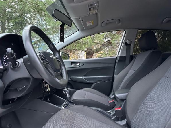 Hyundai Solaris II Рестайлинг с пробегом 2021 года, цена 1 359 000 рублей, 130418 км, седан, Автокод Объявления