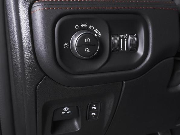 Ram 1500 V с пробегом 2023 года, цена 13 900 000 рублей, 22145 км, offers.body_type.unknown, Автокод Объявления