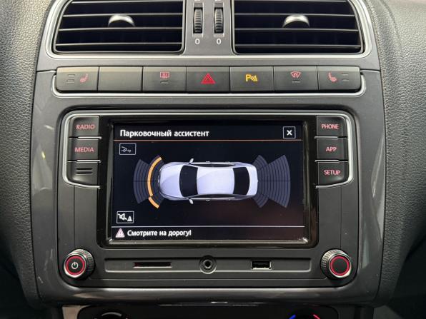 Volkswagen Polo V Рестайлинг с пробегом 2019 года, цена 1 630 000 рублей, 29763 км, седан, Автокод Объявления