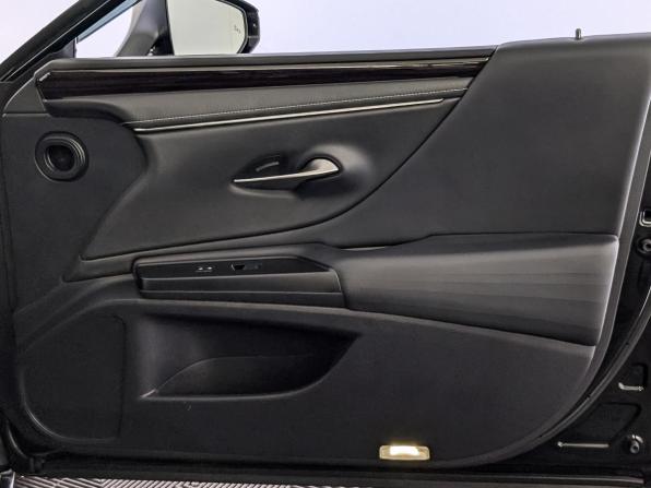 Lexus ES VII с пробегом 2018 года, цена 2 800 000 рублей, 227838 км, седан, Автокод Объявления