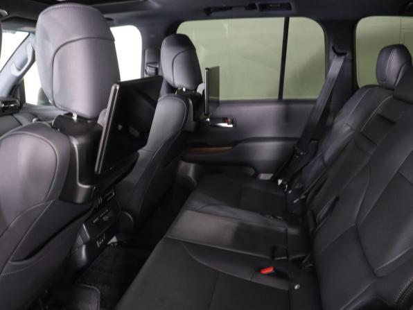 Toyota Land Cruiser 300 Series с пробегом 2022 года, цена 9 950 000 рублей, 28197 км, внедорожник, Автокод Объявления