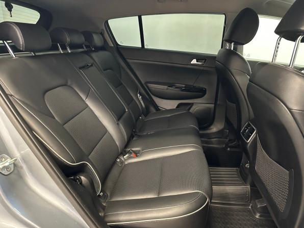 Kia Sportage IV Рестайлинг с пробегом 2020 года, цена 2 810 000 рублей, 61227 км, внедорожник, Автокод Объявления